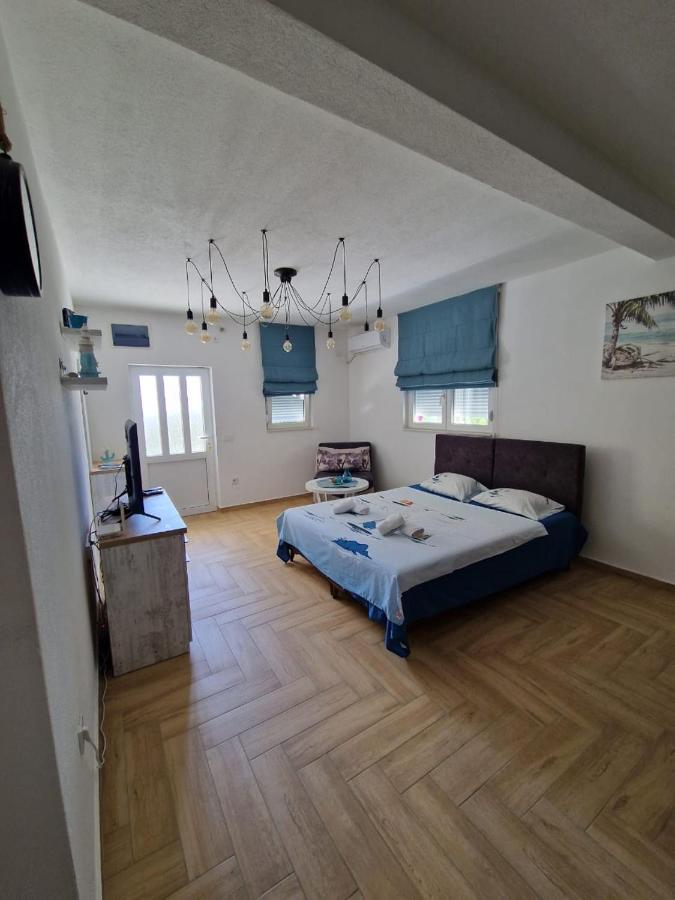 Studio Apartman Happy Home Tivat Exteriér fotografie