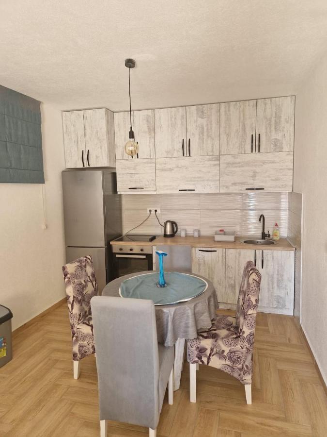 Studio Apartman Happy Home Tivat Exteriér fotografie